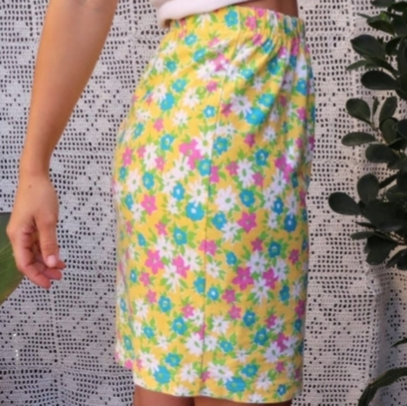 🌼 Vintage yellow floral skirt - Picture 2 of 5